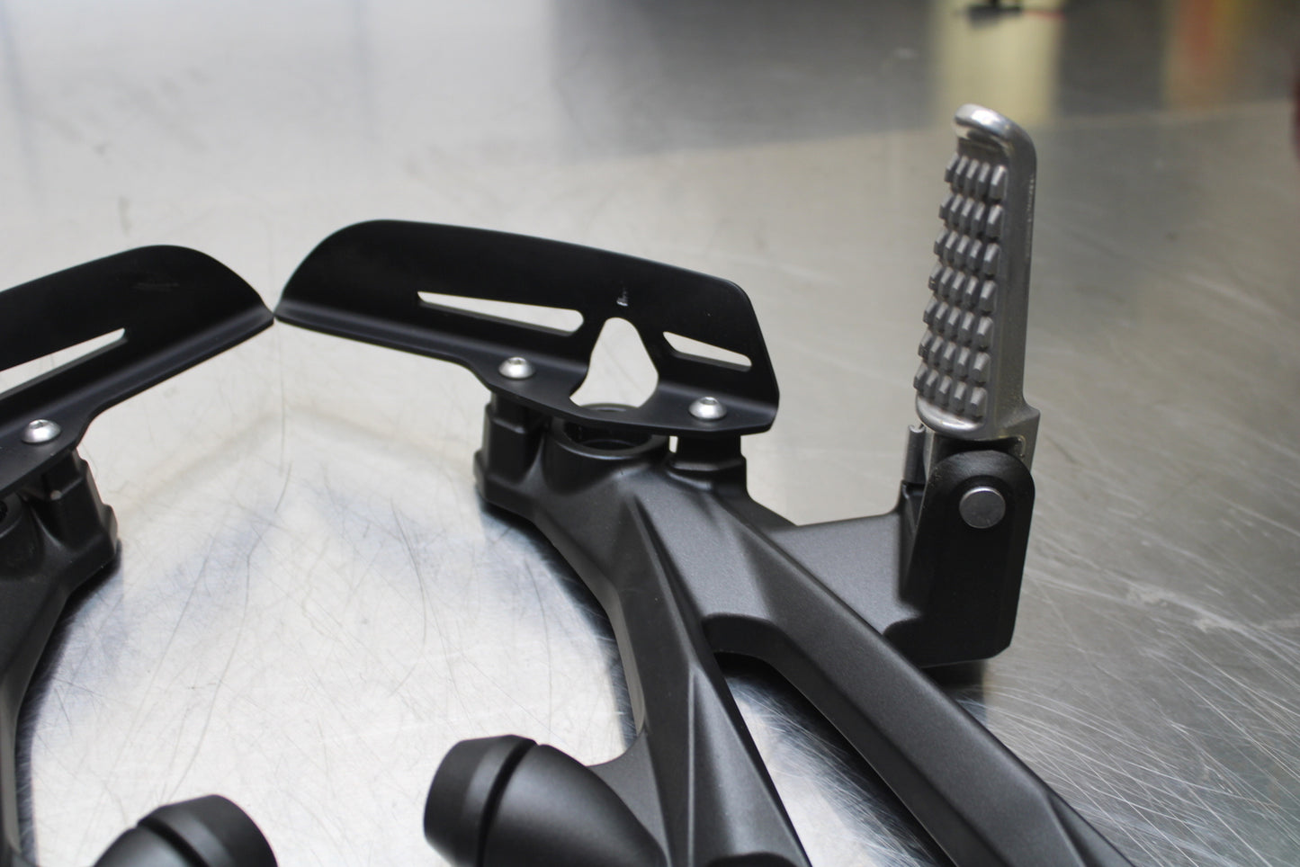 23-24 KAWASAKI NINJA ZX14R NEW!! REAR BACK PASSENGER PEG SET PAIR BB141