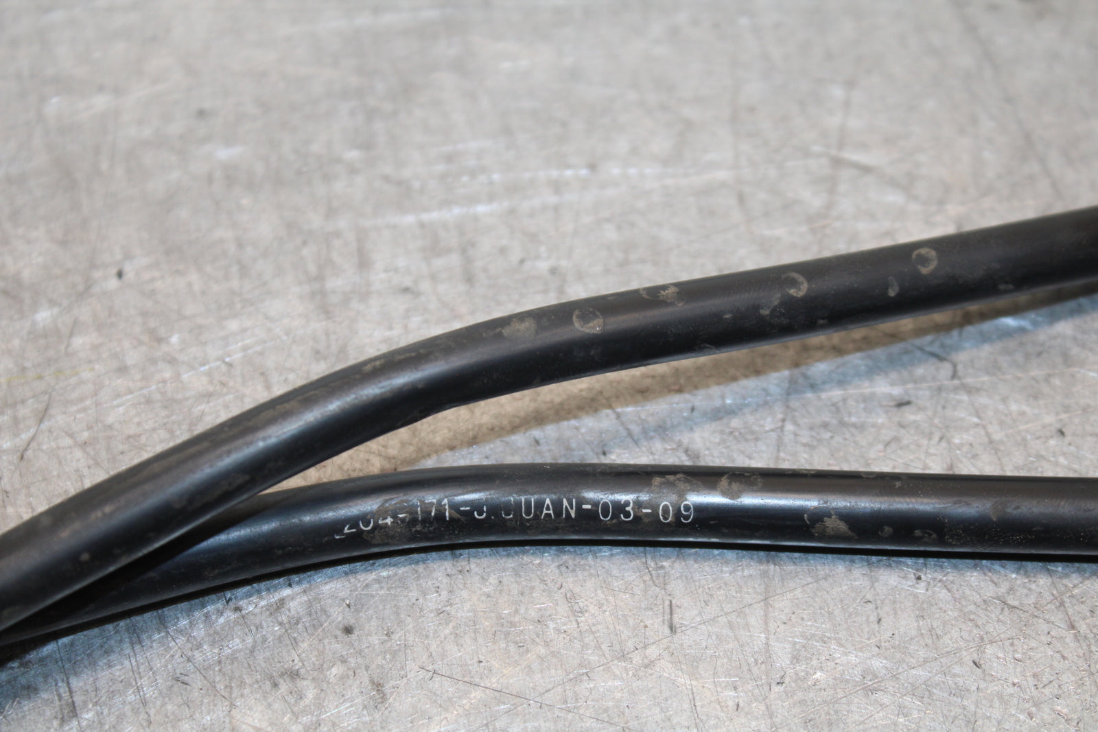 09-11 TRIUMPH DAYTONA 675 THROTTLE CABLES LINES BB652