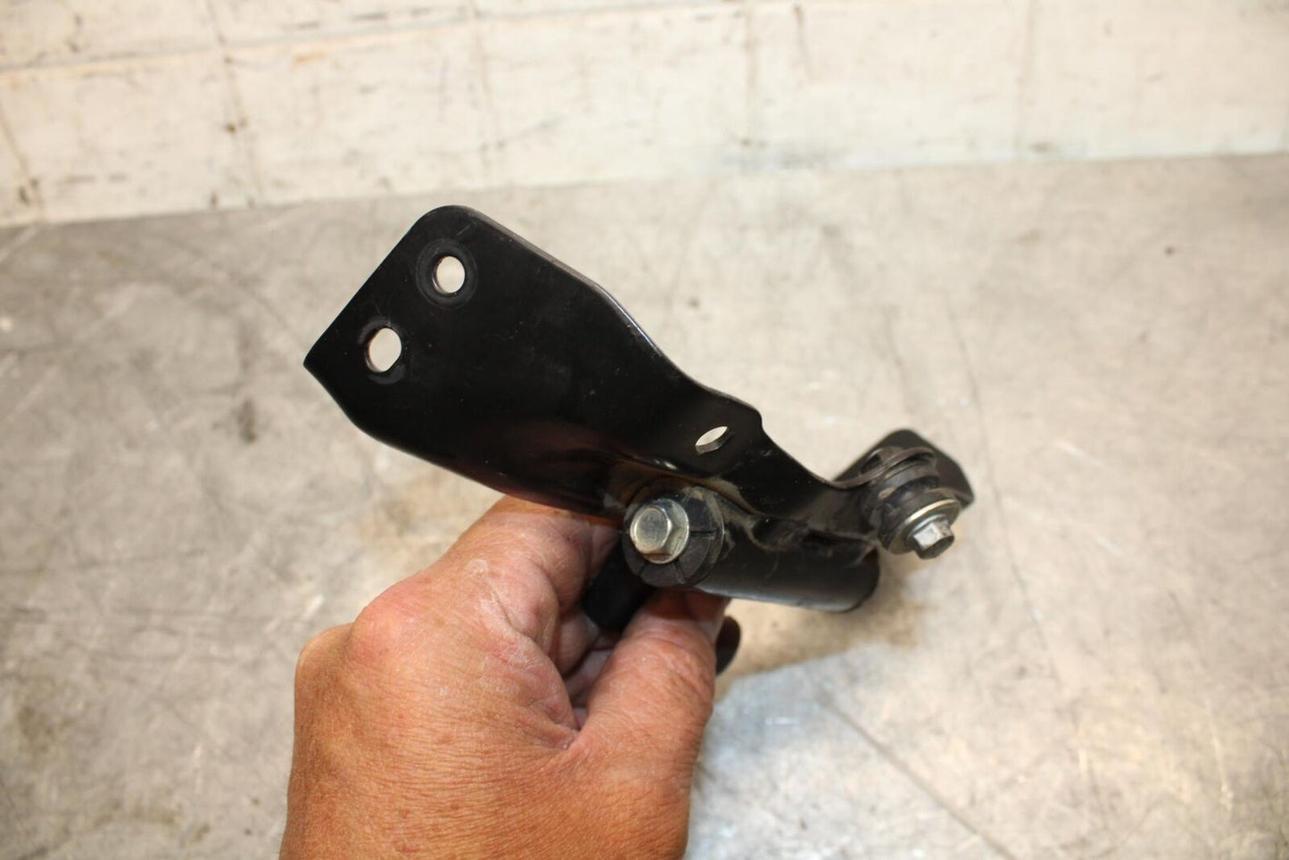 2016 Honda CBR500R GAS TANK FUEL CELL PETROL RESERVOIR BRACKET MOUNT BB45