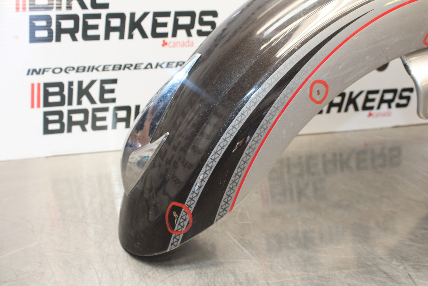 05-06 VICTORY KINGPIN DELUXE FRONT WHEEL FENDER BB195