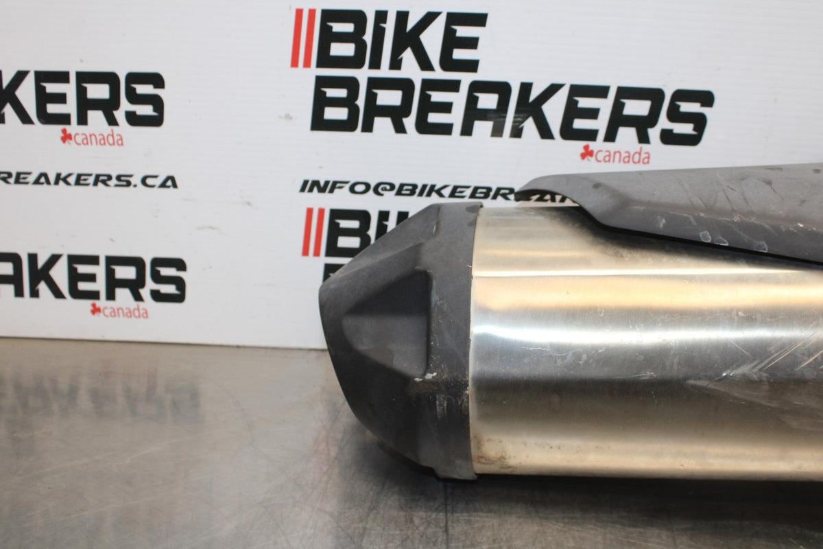 15 TRIUMPH TIGER 800 EXHAUST PIPE MUFFLER SLIP ON CAN SILENCER BB873