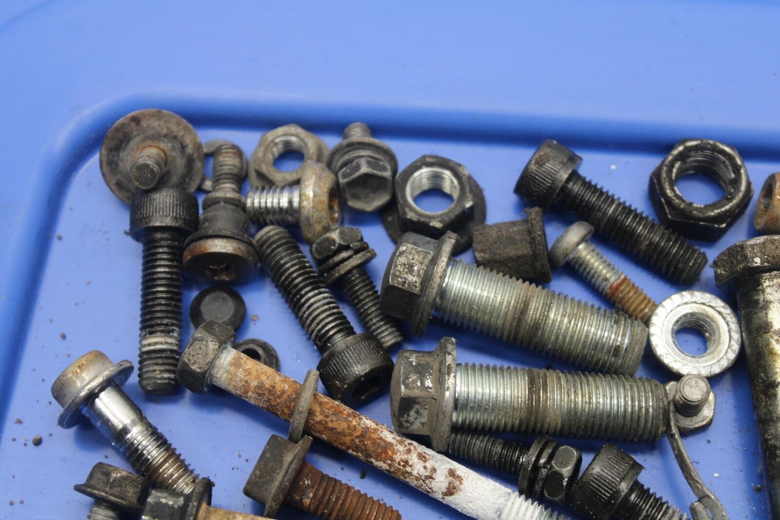 1988 Yamaha FZ600 MISCELLANEOUS BOLTS HARDWARE MOTOR SCREWS BB601