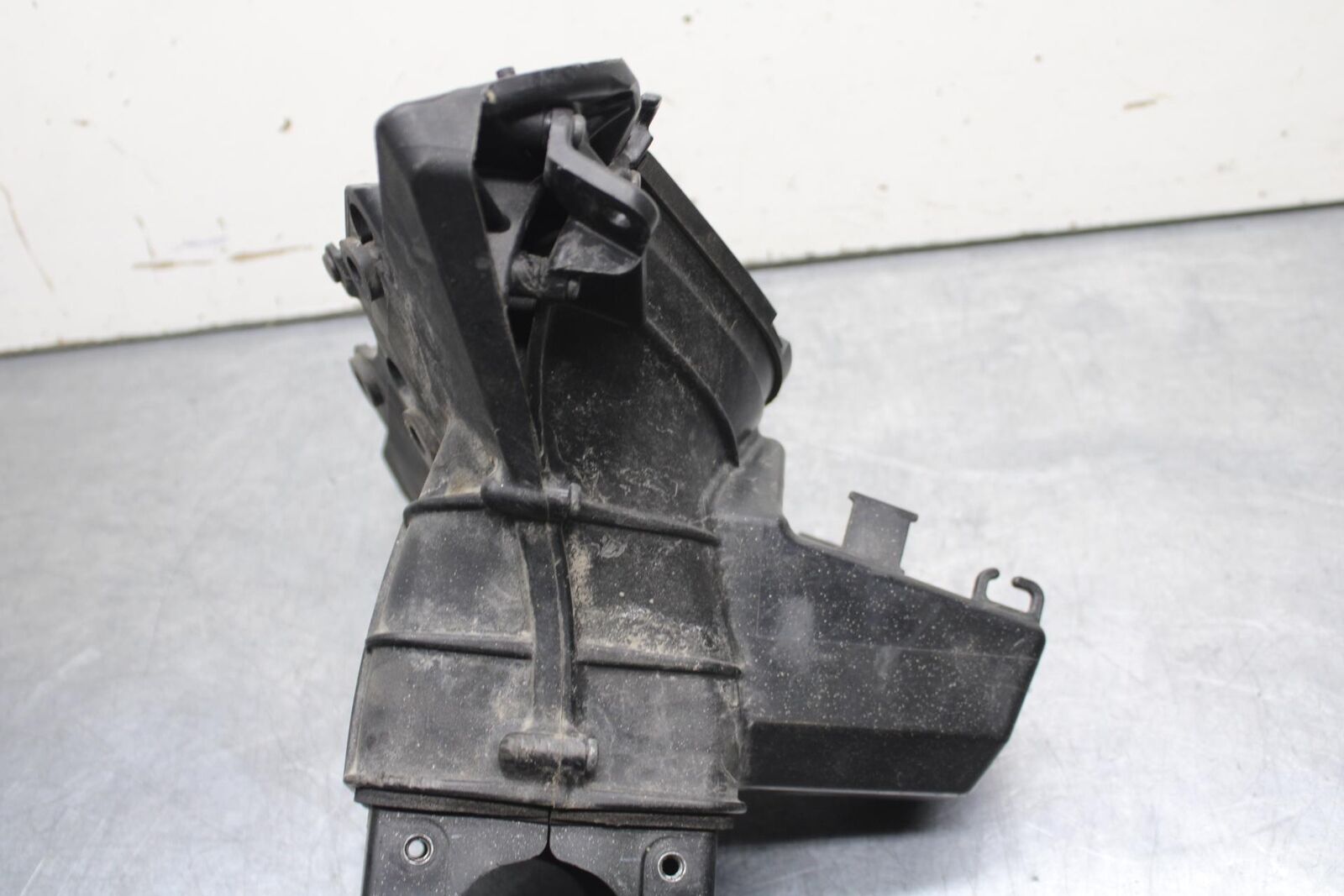 09-12 KAWASAKI NINJA ZX6R ZX600R RAM AIR INTAKE TUBE DUCT BB617