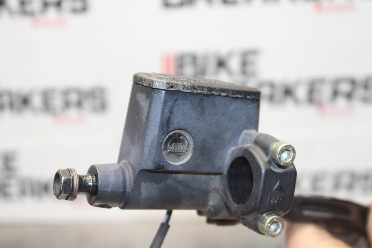 05 DUCATI SUPERSPORT 800 FRONT BRAKE MASTER CYLINDER w/ LEVER BB913