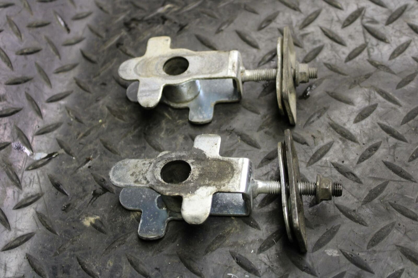 05-06 SUZUKI KATANA 750 GSX750F SWINGARM CHAIN TENSIONER BRACKETS bb166