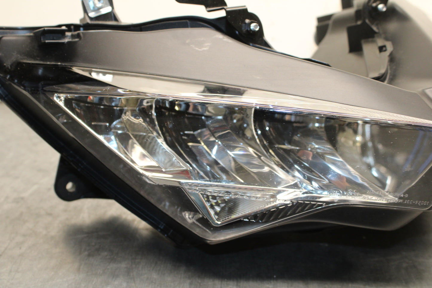 19-23 KAWASAKI NINJA ZX6R FRONT HEADLIGHT HEAD LIGHT LAMP BB749