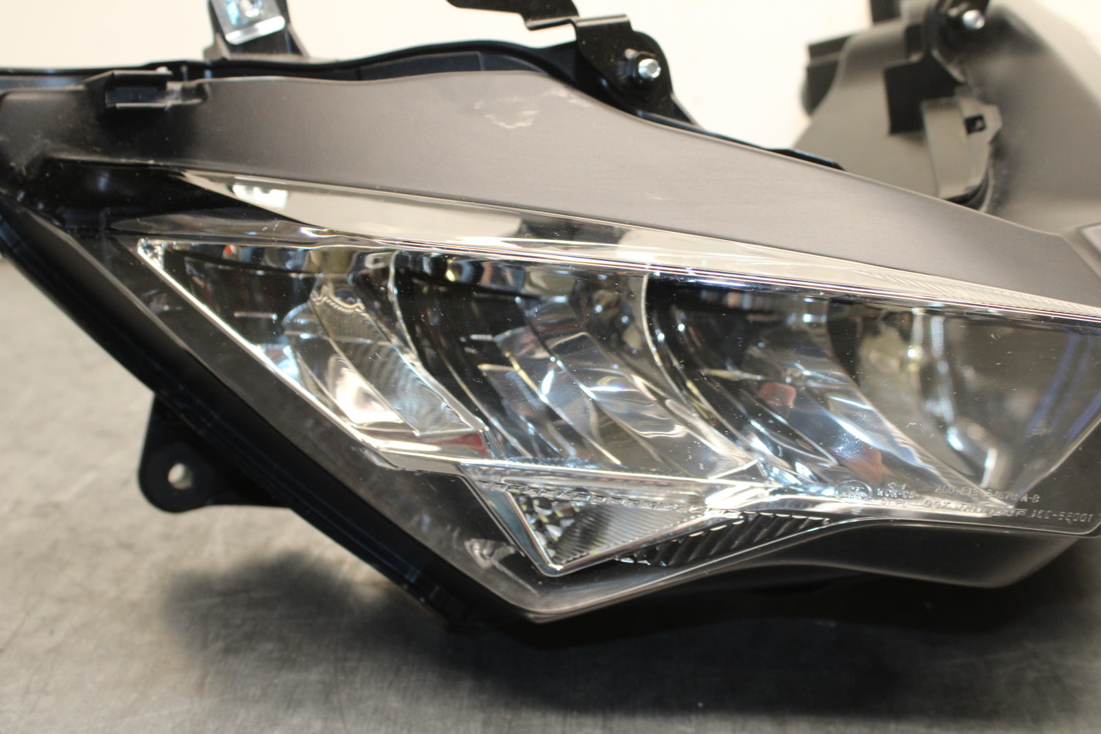 19-23 KAWASAKI NINJA ZX6R FRONT HEADLIGHT HEAD LIGHT LAMP BB749