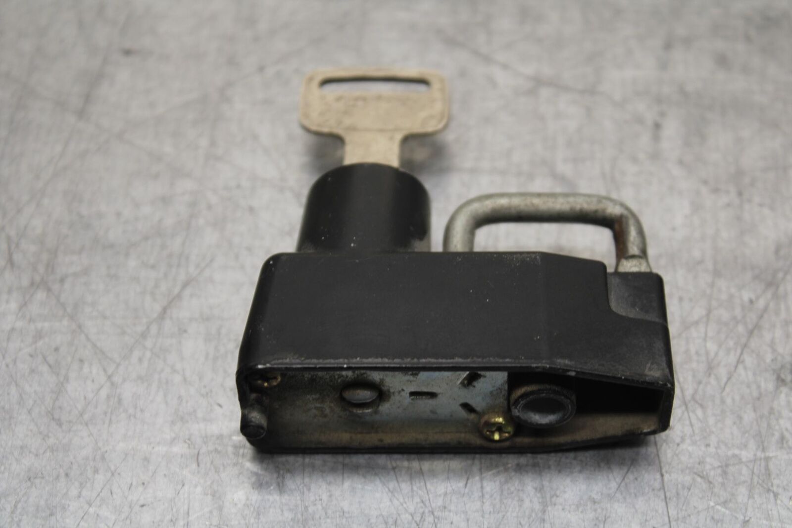 1998 Yamaha Vmax 1200 VMX1200  GAS CAP AND SEAT LOCK BB620