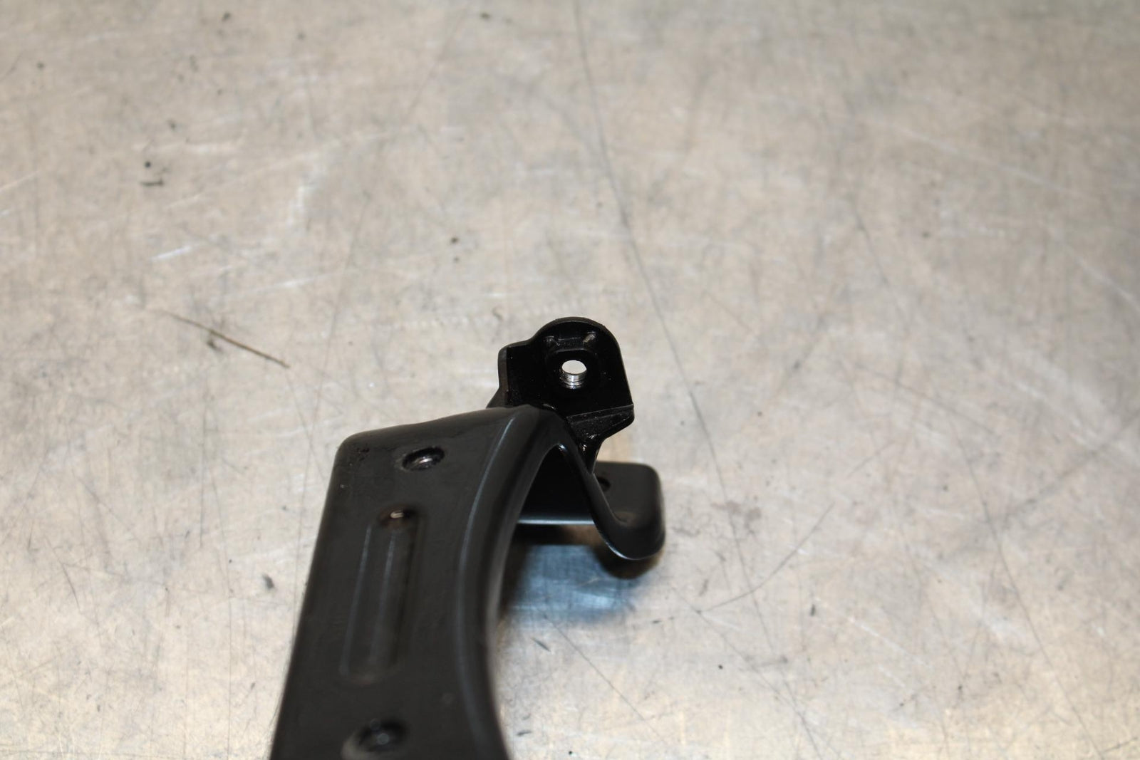 19-22 KAWASAKI Z400 GAS TANK FUEL CELL PETROL RESERVOIR BRACKET MOUNT BB70