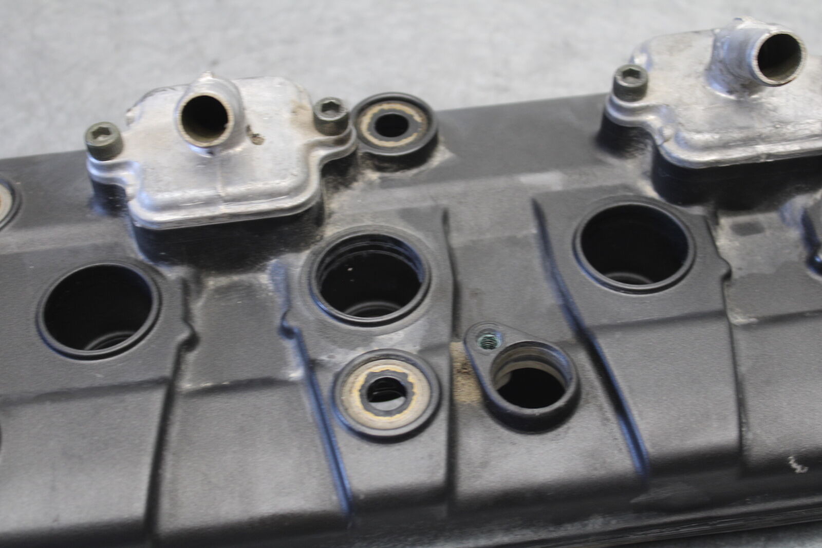 08-09 YAMAHA YZF R6S VALVE COVER  BB690