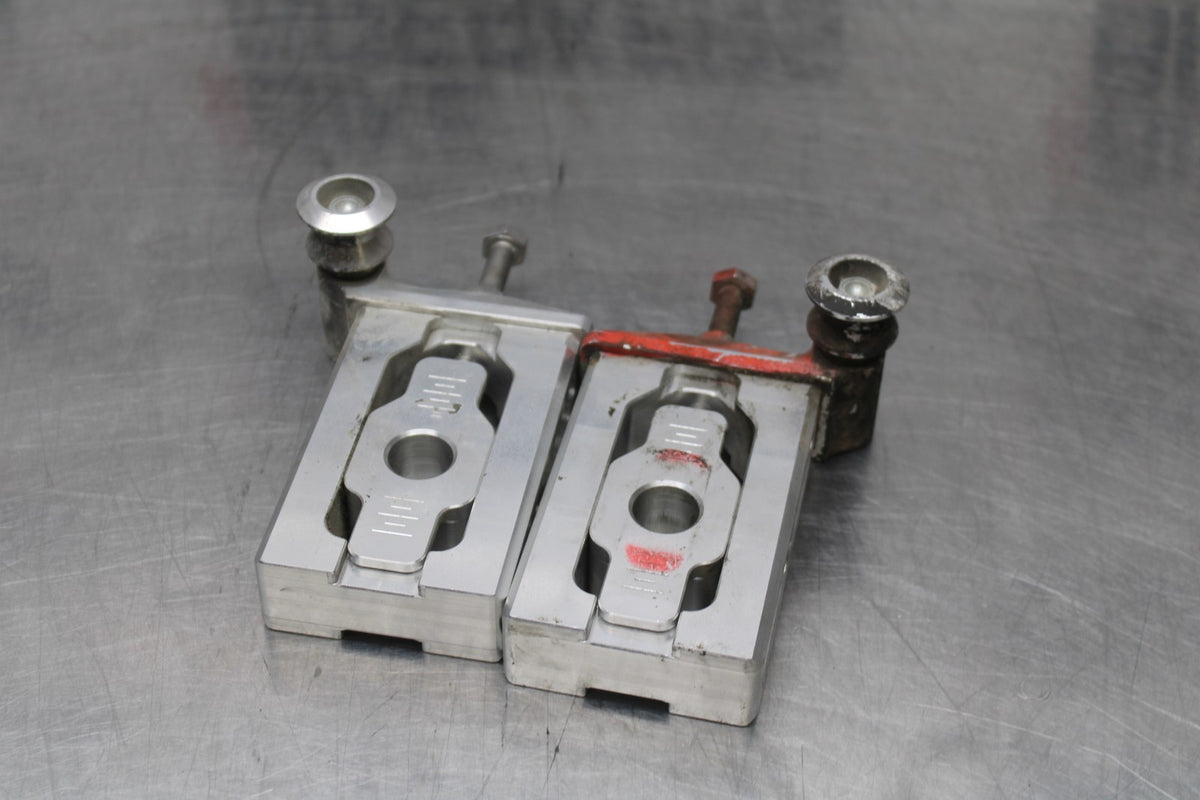 13-15 HONDA CBR500R SWINGARM CHAIN TENSIONER ADJUSTMENT BRACKETS  BB834