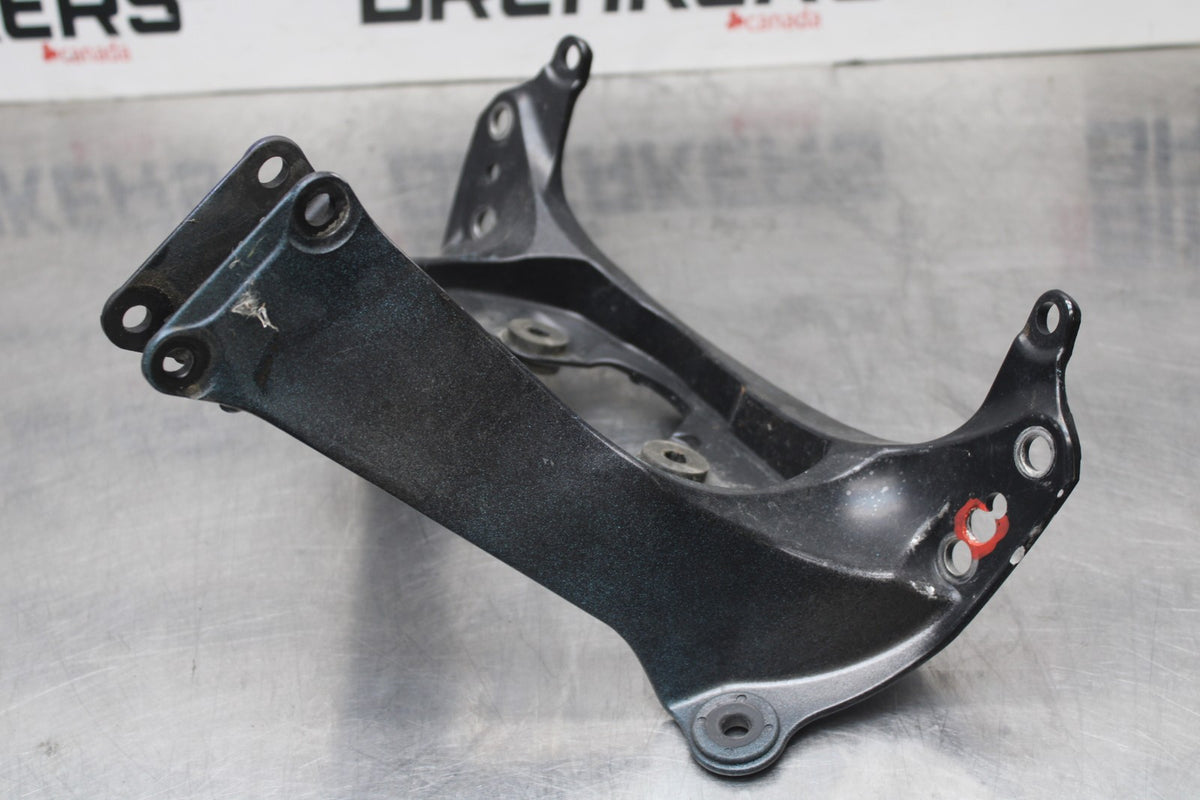 06-07 SUZUKI GSXR600 UPPER FAIRING MIRROR GAUGES STAY BRACKET BB836