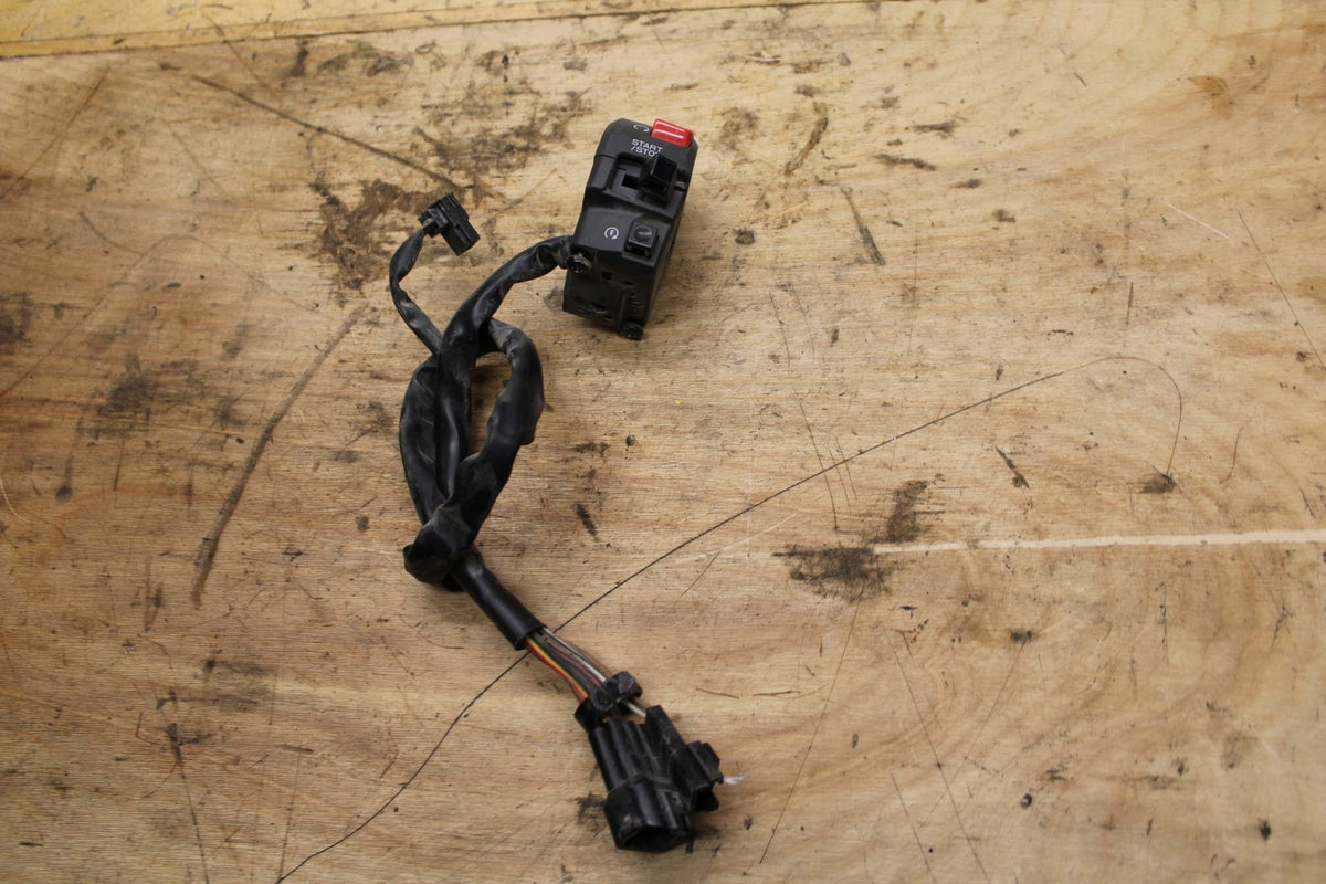 04-05 KAWASAKI NINJA ZX10R RIGHT CLIP ON HANDLE KILL OFF START SWITCH BB322