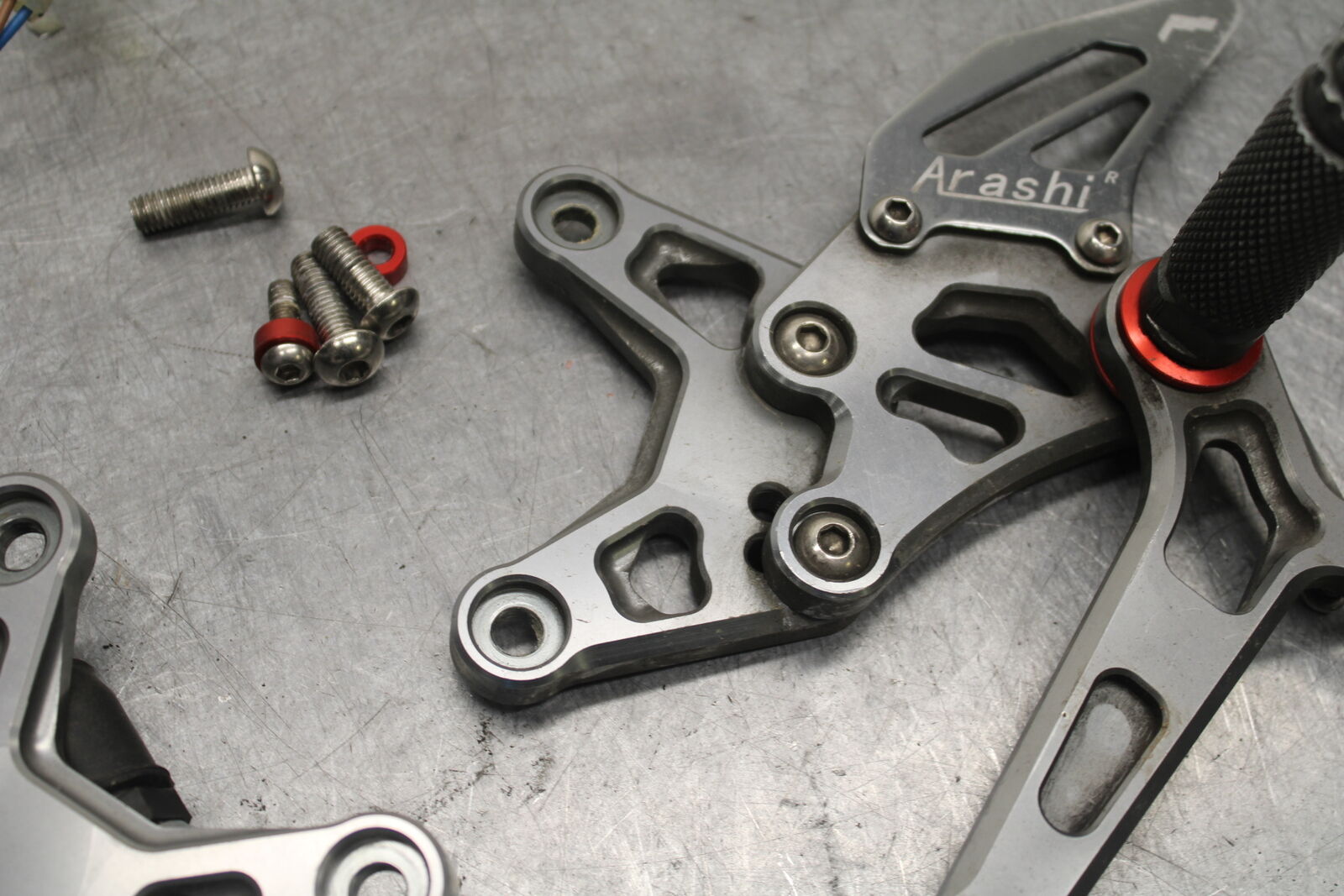 09-12 KAWASAKI NINJA ZX6R RIGHT LEFT REARSETS REAR SET DRIVER FOOT PEGS  BB698