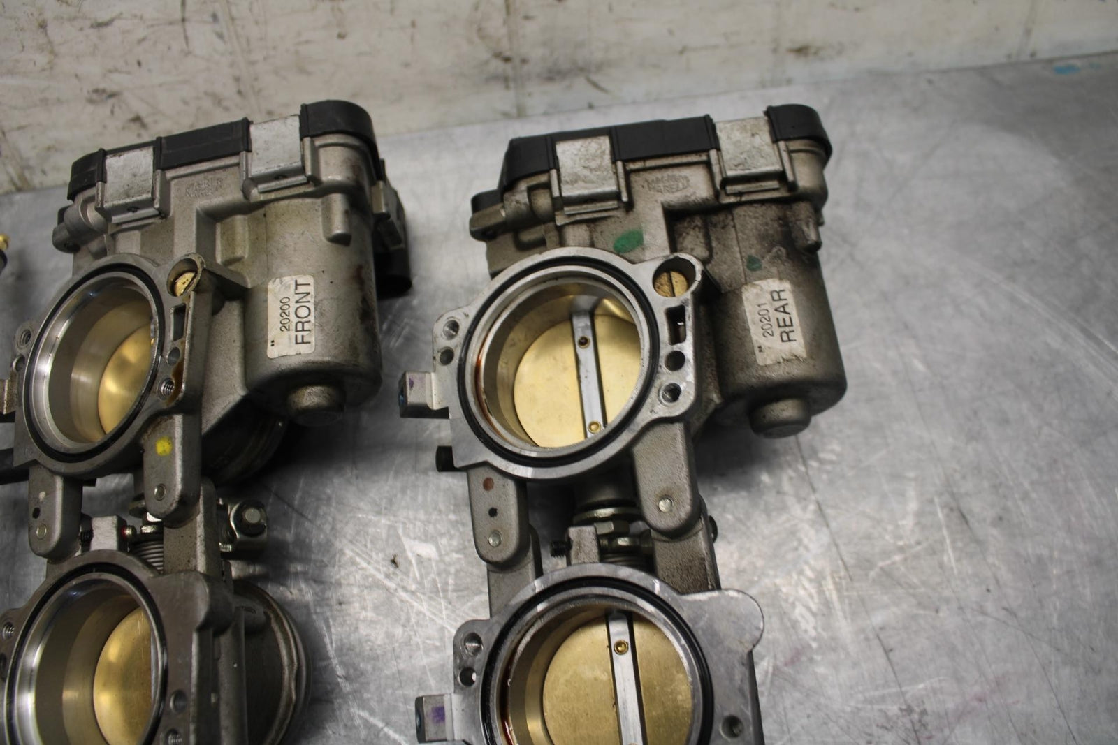 2010 Aprilia RSV1000R MAIN FUEL INJECTORS / THROTTLE BODIES BB513