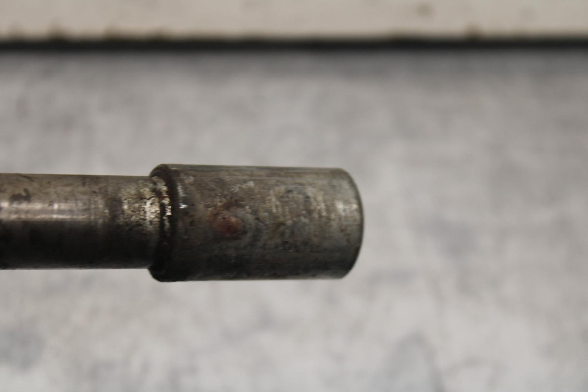 80-81 SUZUKI GS1000GL REAR AXLE BACK WHEEL RIM PIVOT BOLT AXEL BB103