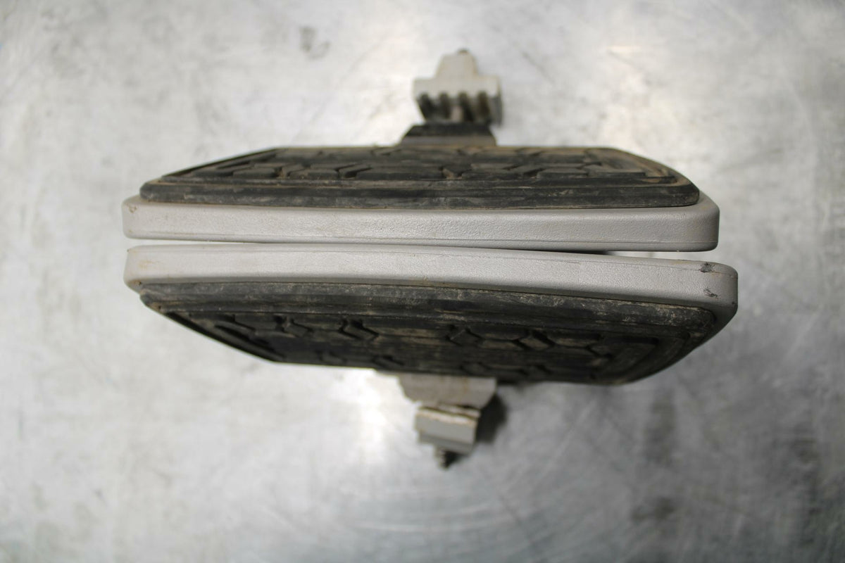 10-12 CAN AM SPYDER RT REAR PASSENGER FOOT STEP PEG BB415