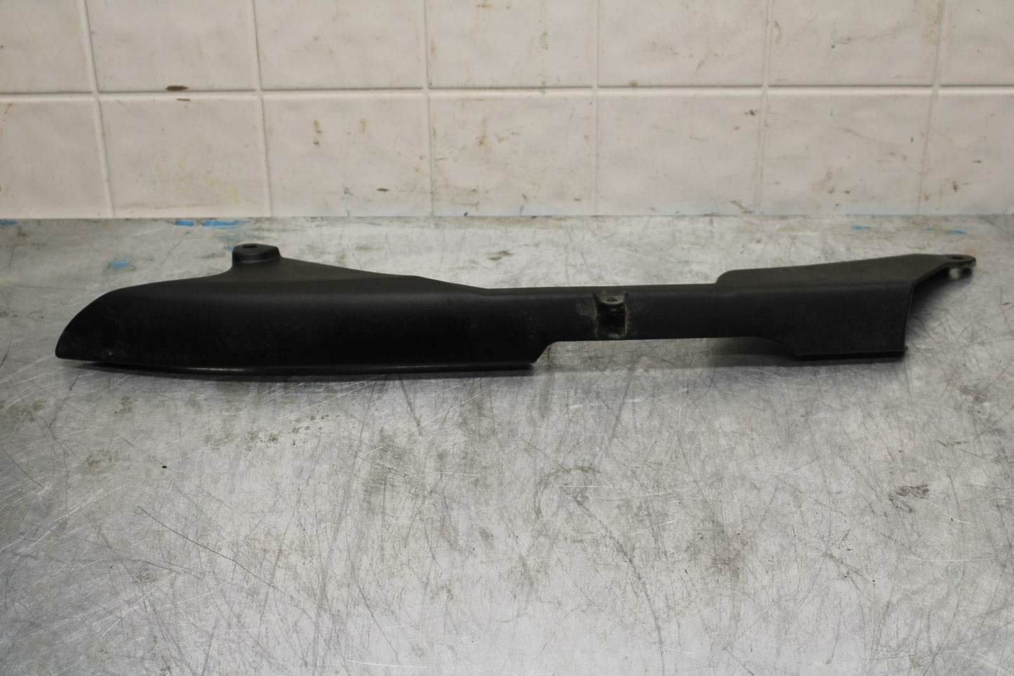 19-20 KAWASAKI NINJA ZX6R REAR BACK DRIVE CHAIN GUARD COVER SHIELD BB419