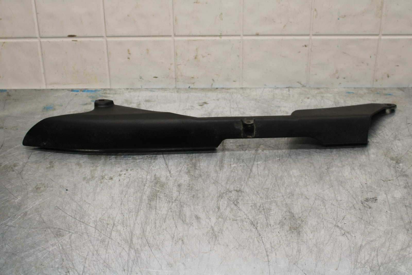 19-20 KAWASAKI NINJA ZX6R REAR BACK DRIVE CHAIN GUARD COVER SHIELD BB419