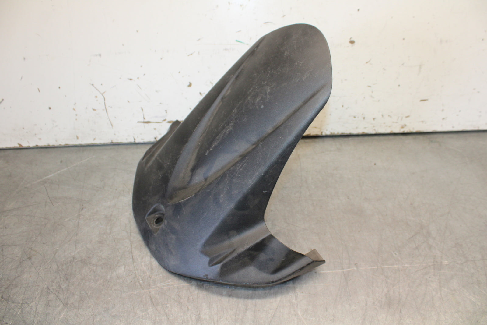 11-24 SUZUKI GSXR  600 750 REAR BACK WHEEL TIRE HUGGER FENDER BB95