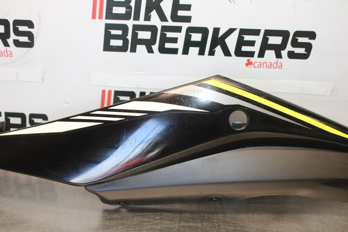15-17 YAMAHA YZF R3 LEFT REAR BACK TAIL FAIRING COWL SHROUD BB003