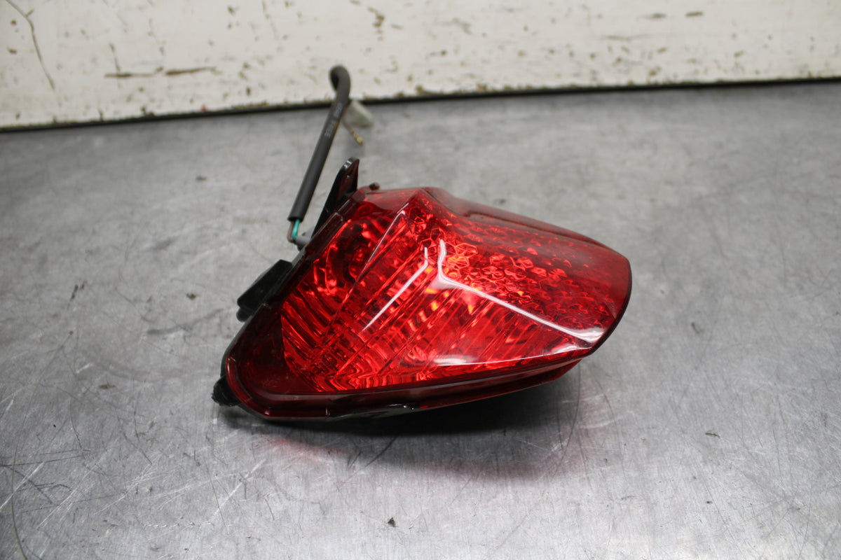15-16 HONDA CB300F REAR TAIL TAILLIGHT BACK BRAKE LIGHT BB740