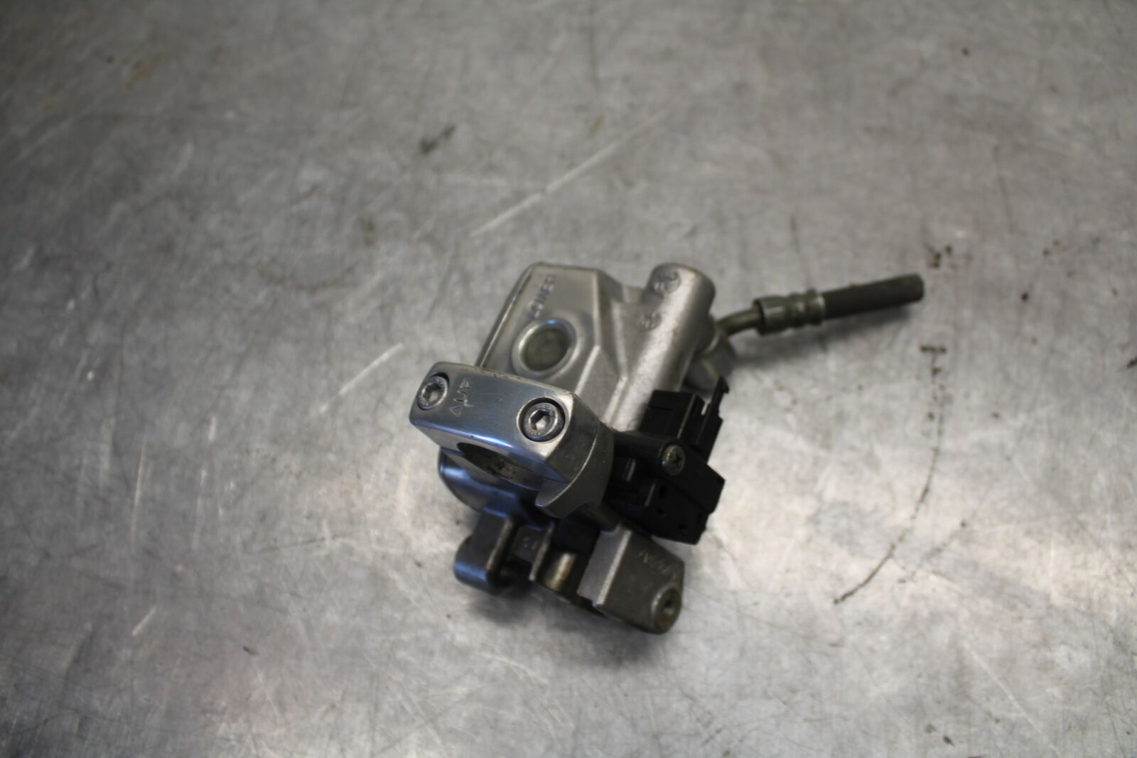 05-06 YAMAHA ROYAL STAR FRONT BRAKE MASTER CYLINDER BB697