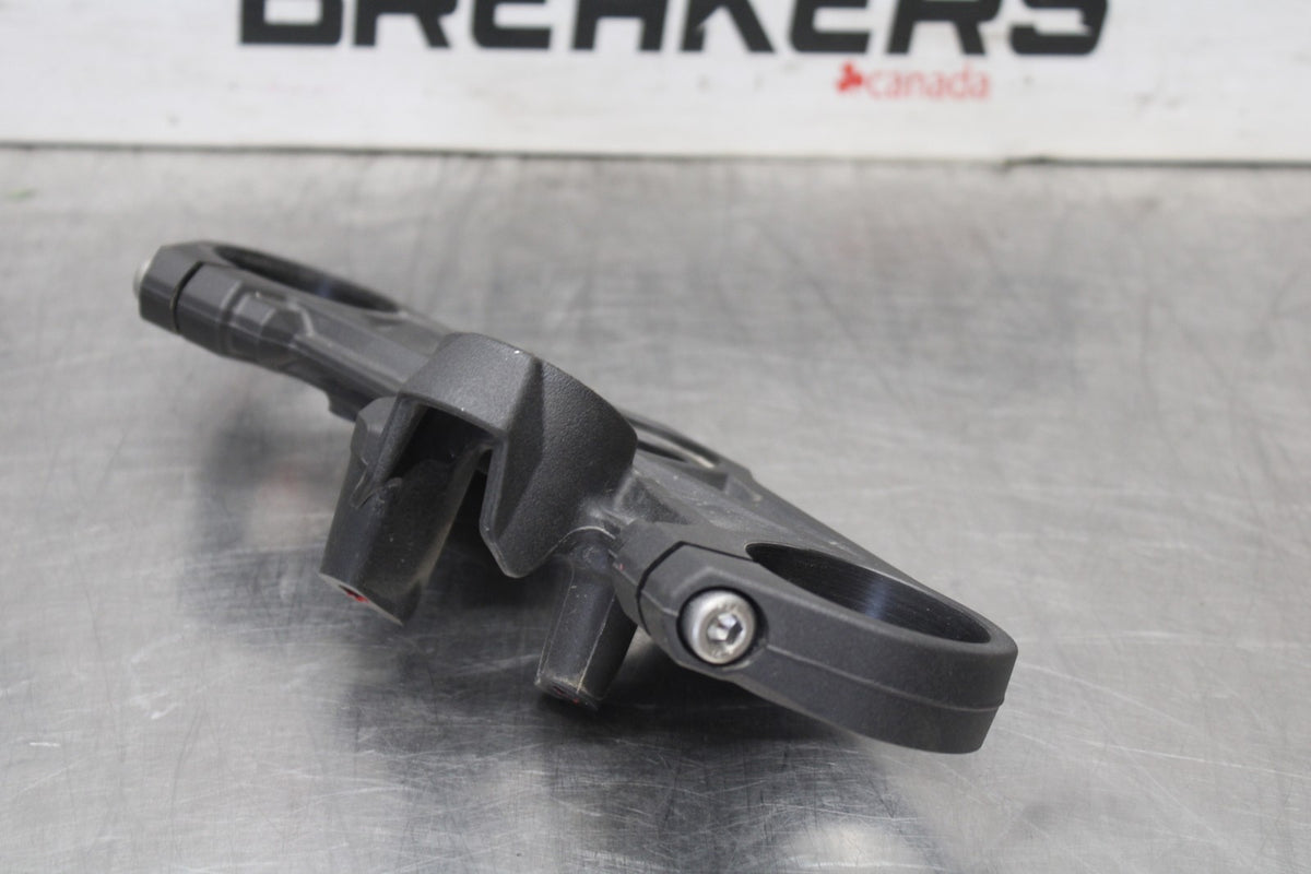 24-25 KAWASAKI NINJA ZX6R FORKS UPPER TRIPLE TREE CLAMP BB939