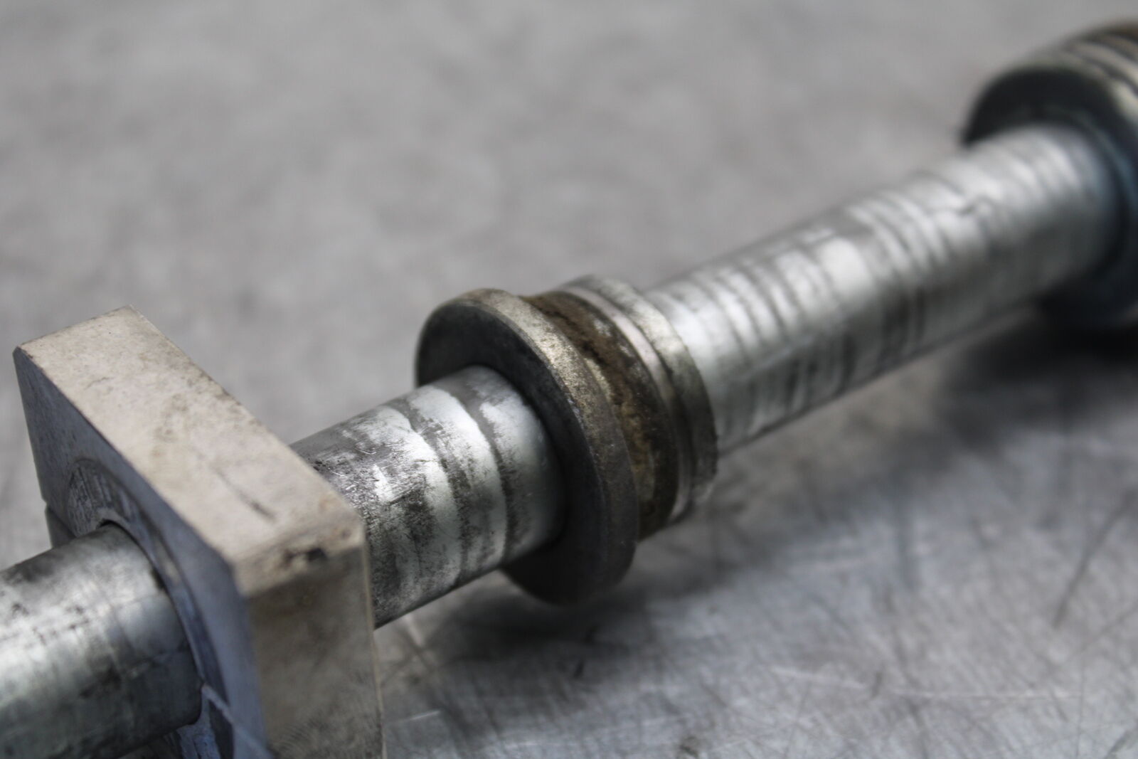 12-17 KAWASAKI ER-6N Z650 REAR AXLE BACK WHEEL RIM PIVOT BOLT AXEL BB709