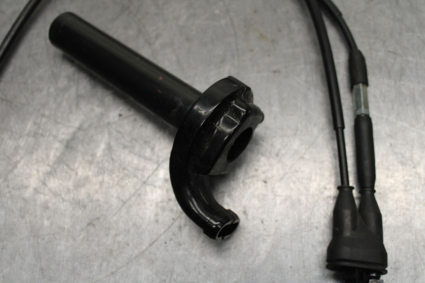 09-14 YAMAHA YZF R1 THROTTLE CABLE LINE HOUSING GUIDE BB118