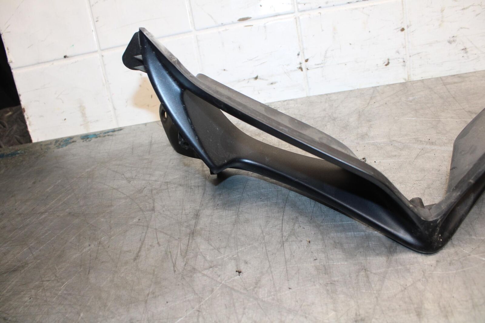 08-09 SUZUKI GSXR600 FRONT CENTER COWL FAIRING BB468