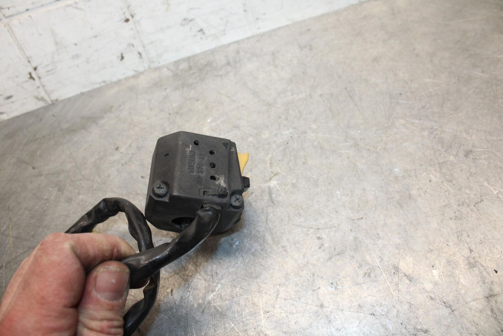 1986 Suzuki GSXR1100 LEFT CLIP ON HANDLE HORN SIGNALS SWITCH SWITCHES BB43