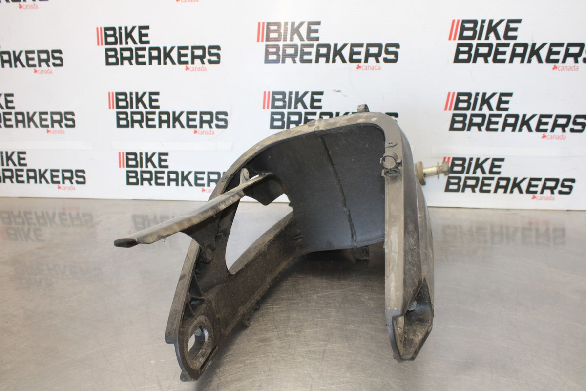 05 YAMAHA YZF R6 REAR SWINGARM BACK SUSPENSION SWING ARM BB894