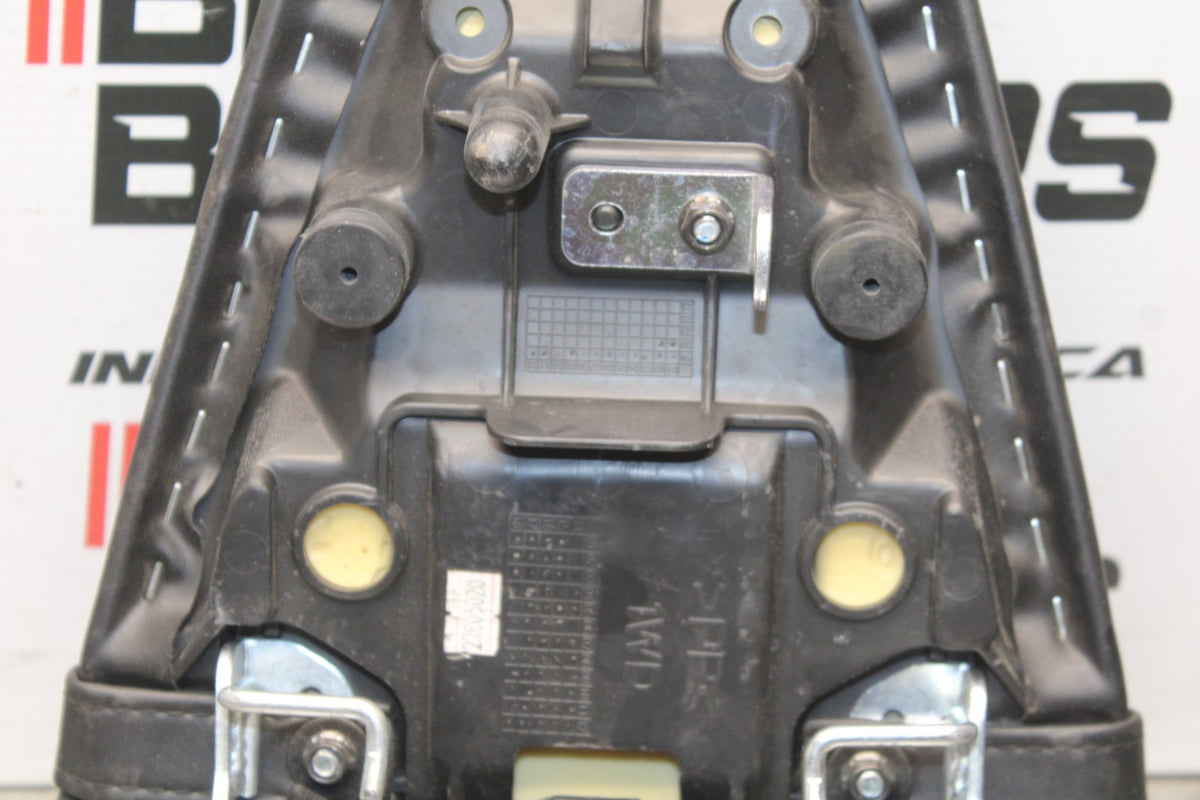 19 YAMAHA YZF R3 REAR BACK PASSENGER TANDEM SEAT PAD SADDLE PILLION BB806-B
