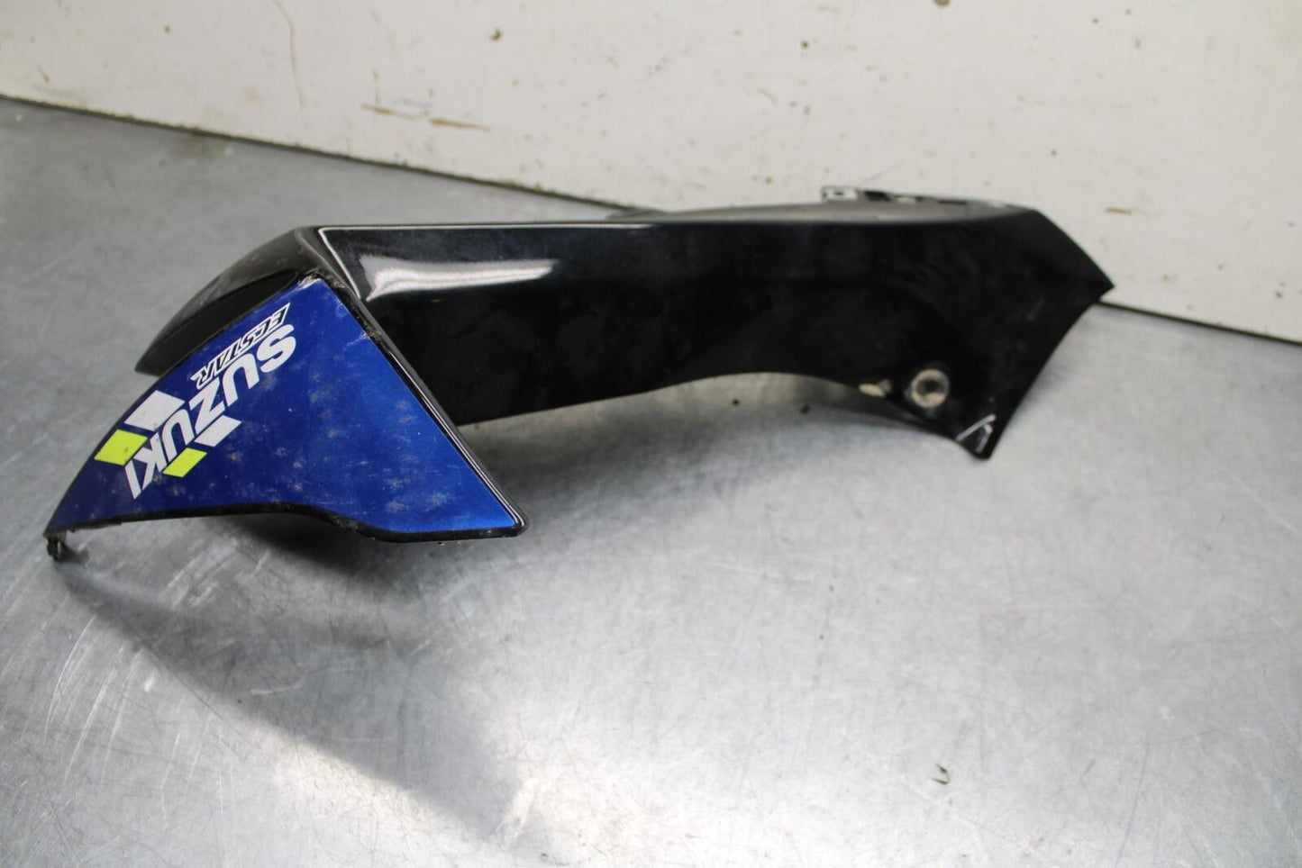 11-23 SUZUKI GSXR 750 RIGHT FRONT UPPER NOSE FAIRING COWL SHROUD BB630