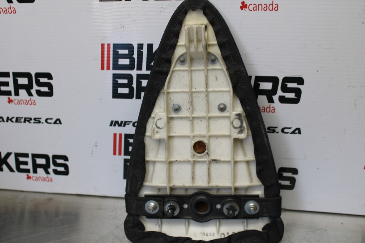 07-08 KAWASAKI NINJA ZX6R REAR BACK PASSENGER SEAT PAD SADDLE PILLION BB175