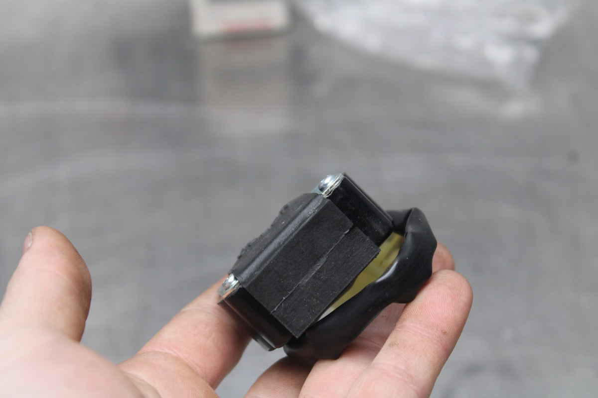 00-02 KAWASAKI NINJA ZX6R NOS TIP OVER BANK ANGLE CRASH SENSOR SWITCH  BB750