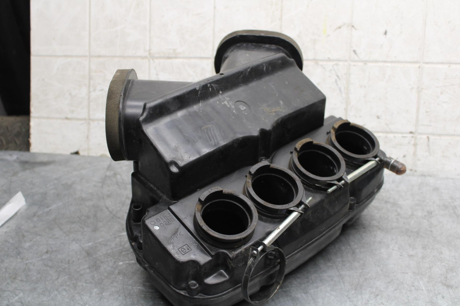 06-07 SUZUKI GSXR600 AIRBOX AIR INTAKE FILTER BOX FILTER BB543