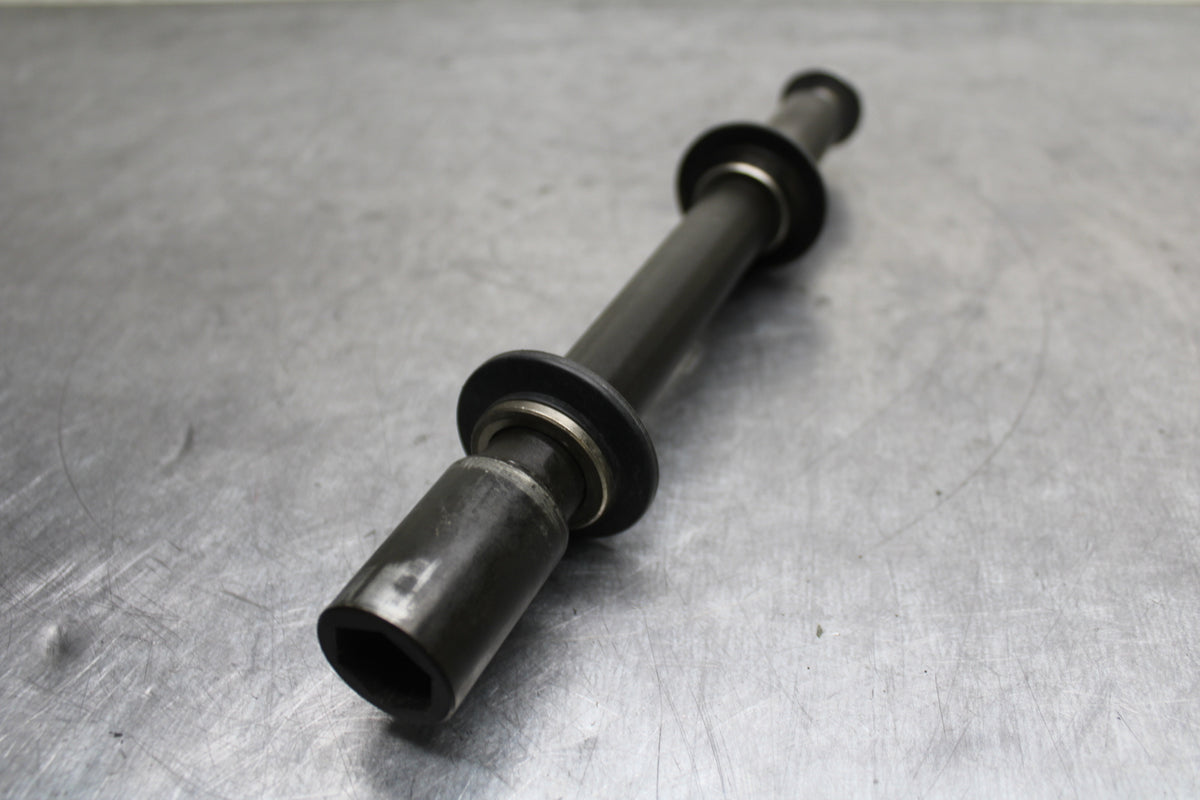 05 YAMAHA YZF R6  FRONT WHEEL RIM AXLE PIVOT BOLT BB132