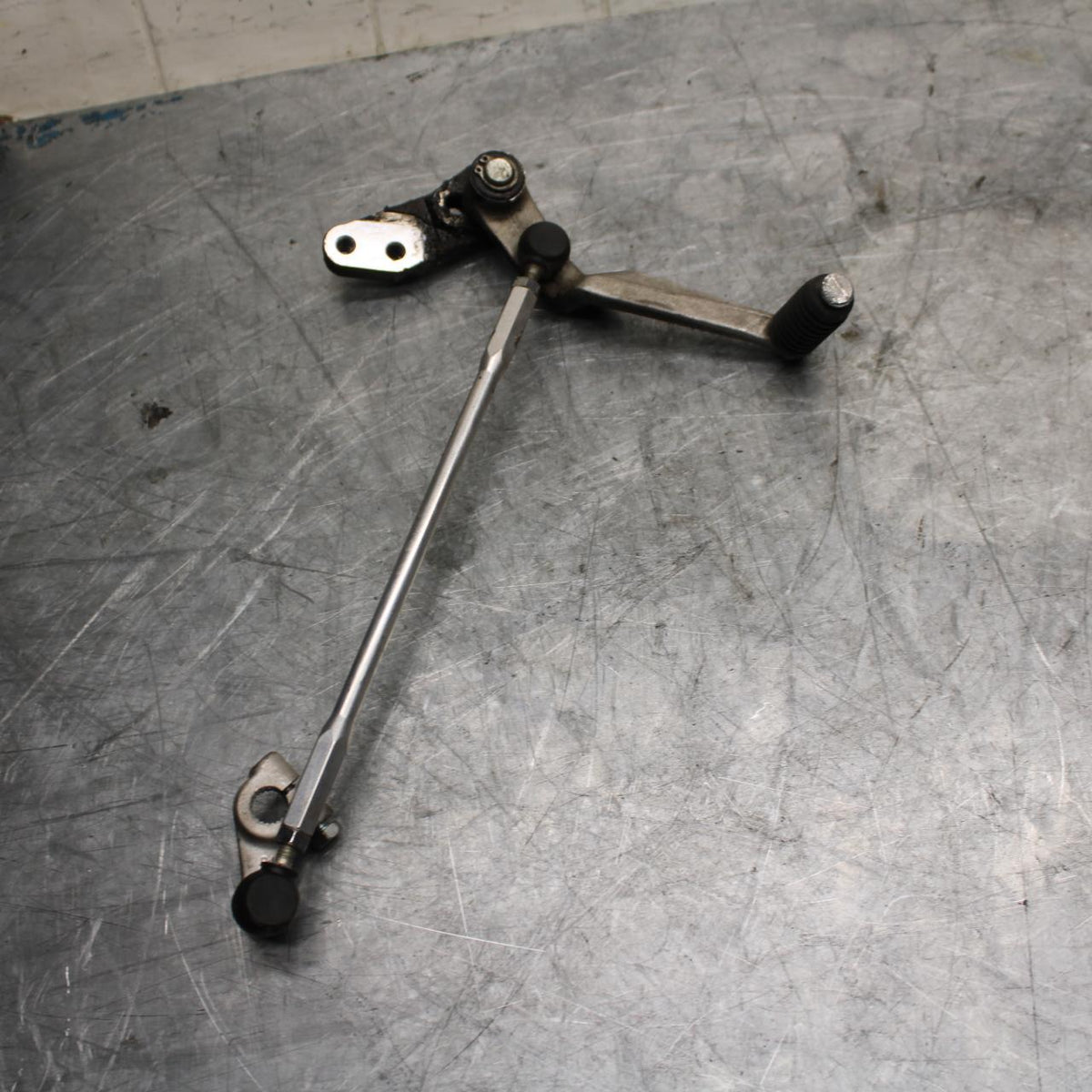 13 SUZUKI GSXR750 SHIFTER LINKAGE SHIFT LINK PEDAL BB474