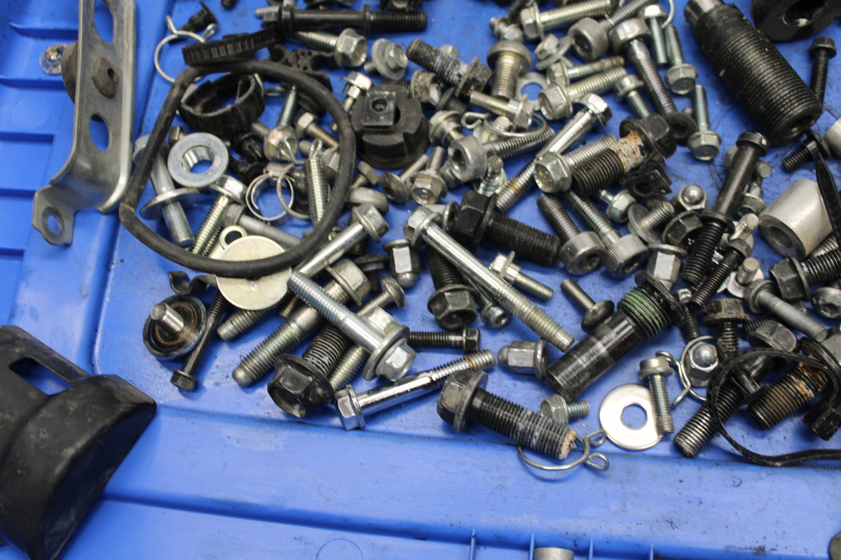 14 HONDA CTX1300A MOUNTING BOLTS HARDWARE MOTOR SCREWS BB732