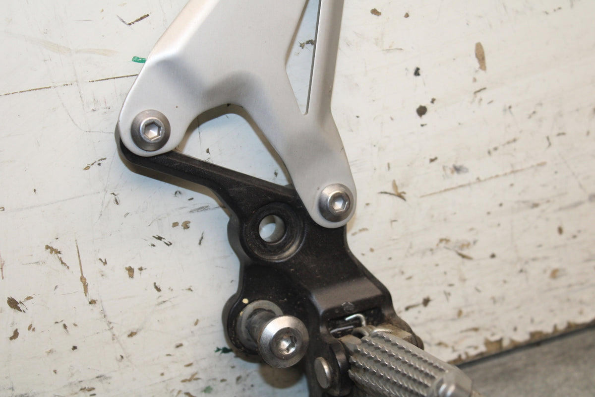 18-23 KAWASAKI NINJA 400 EX400 ABS LEFT REARSET REAR SET FOOT PEG REST BB747