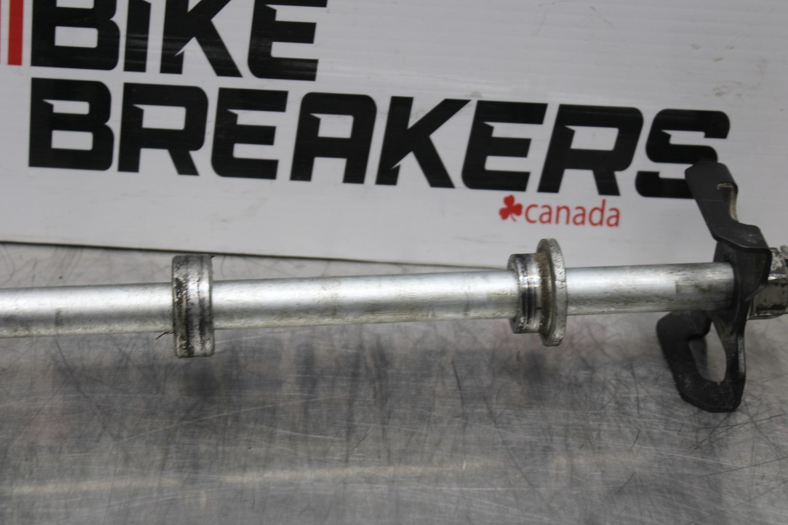 13-17 KAWASAKI NINJA 300 EX300 ABS REAR AXLE BACK WHEEL RIM BOLT AXEL BB187