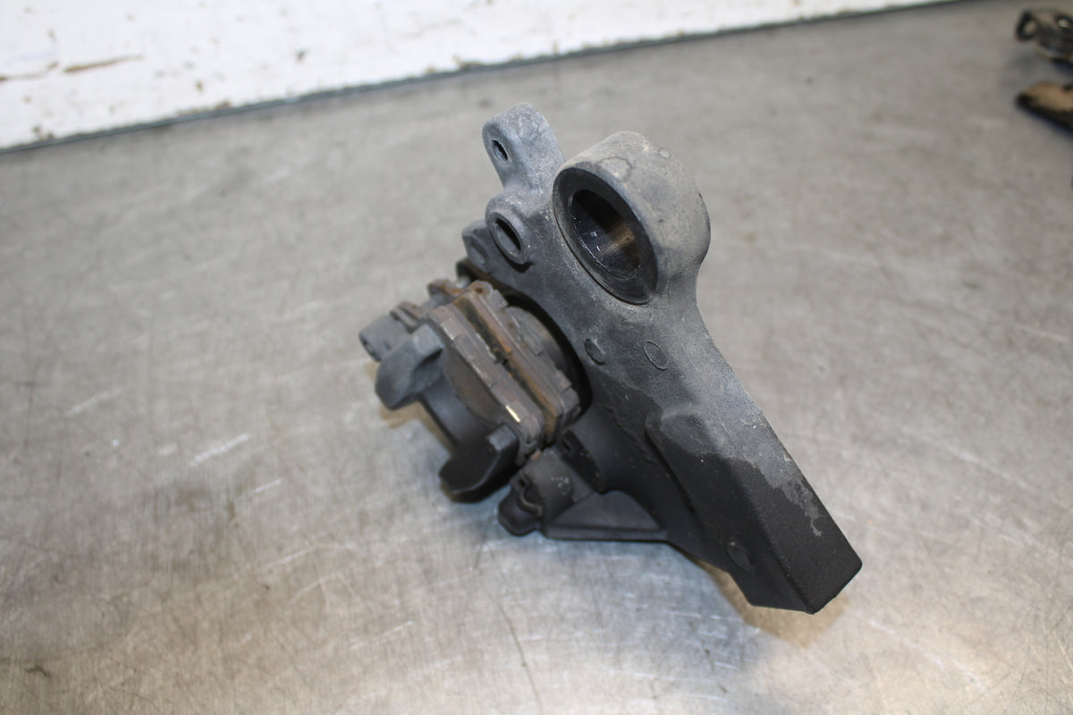 19-23 KAWASAKI NINJA ZX6R REAR BACK BRAKE CALIPER W MOUNT BRACKET BB701