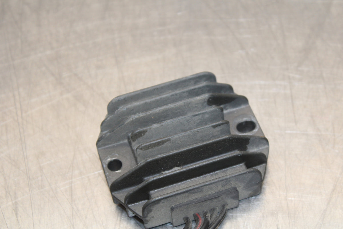 04-09 SUZUKI GS500F RECTIFIER VOLTAGE REGULATOR BB165