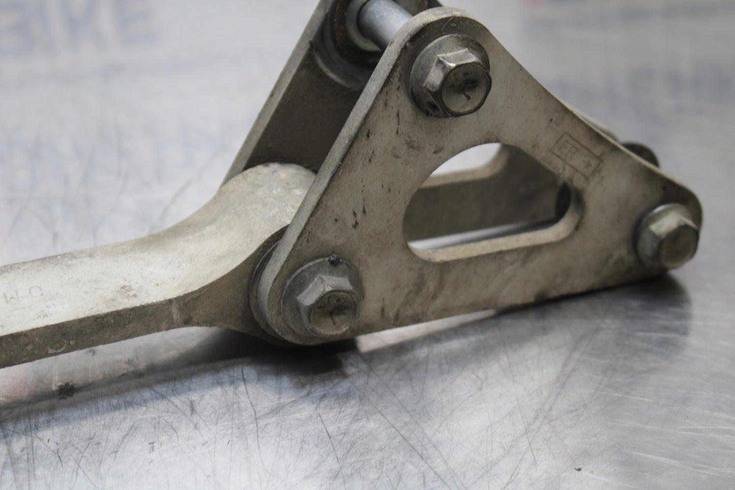 11 SUZUKI GSXR1000 REAR DOGBONE SHOCK LINKAGE LINK BB142