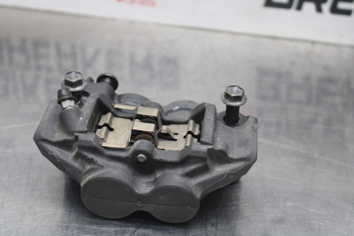 16 YAMAHA XSR900 RIGHT LEFT FRONT BRAKE CALIPER SET PAIR CALIPERS BB786