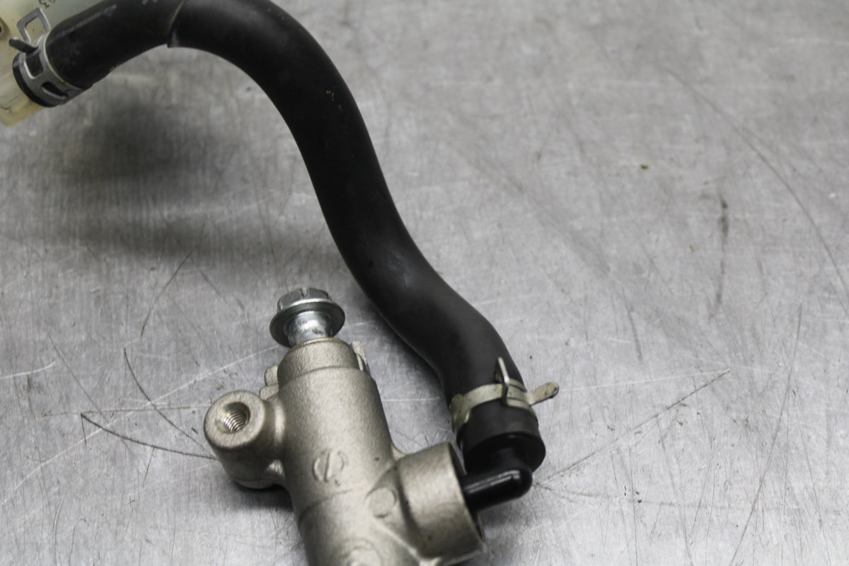 08-10 SUZUKI GSXR750 REAR BACK BRAKE MASTER CYLINDER W RESERVOIR BB127