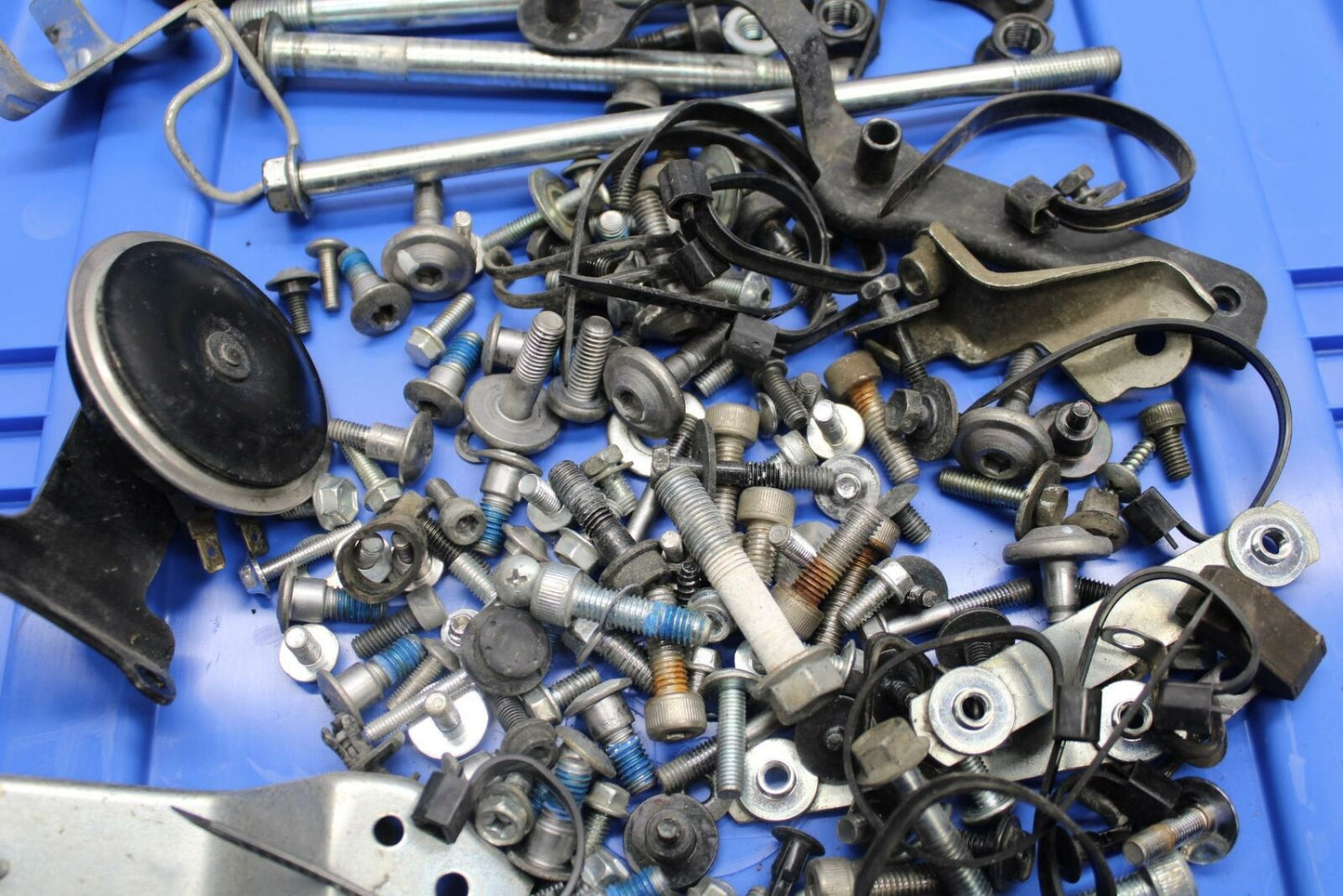 13-16 SUZUKI BANDIT 1250S ABS ENGINE MOUNTING BOLTS HARDWARE MOTOR SCREWS BB238