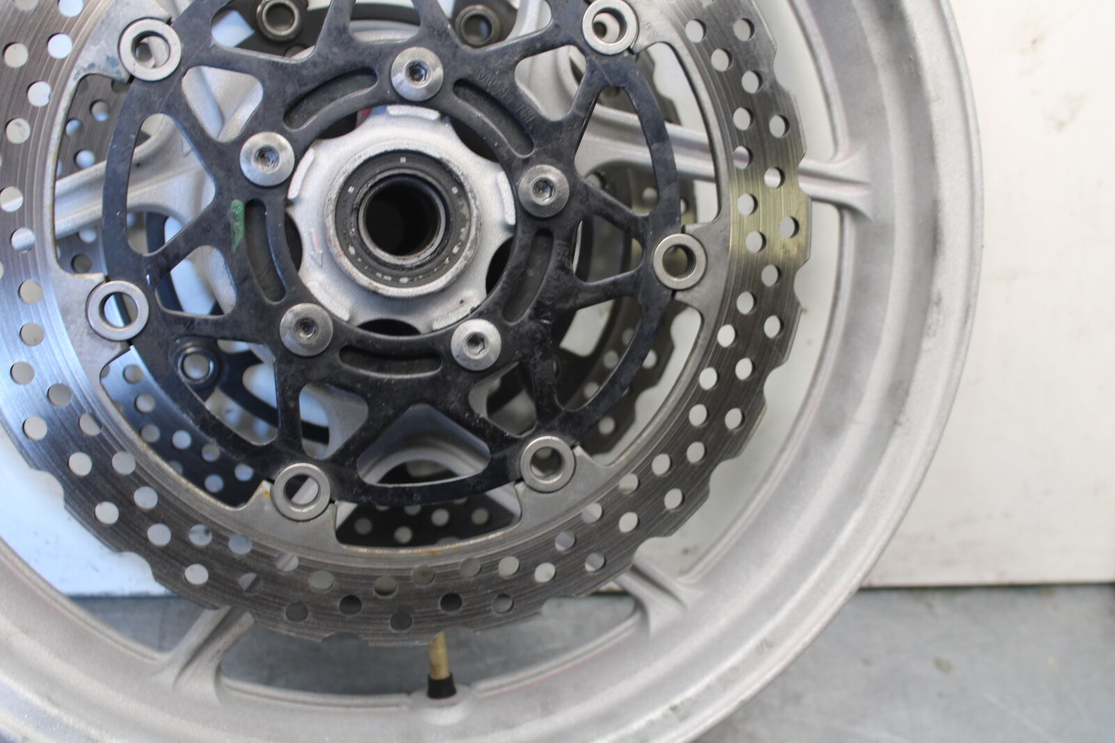 09-12 KAWASAKI NINJA ZX6R FRONT WHEEL AND LEFT RIGHT BRAKE ROTORS DISCS BB656